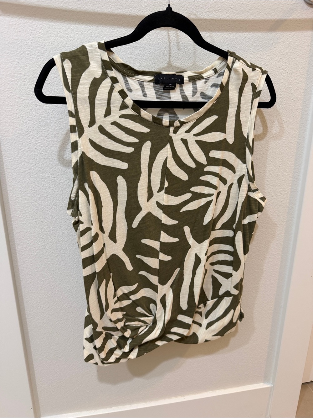 Sanctuary Olive and Cream Palm Print Twist Tank